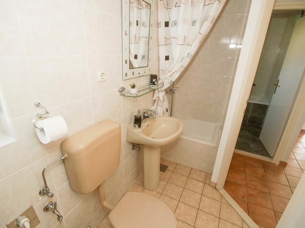 Apartments And Rooms Villa Dona Makarska Exterior foto